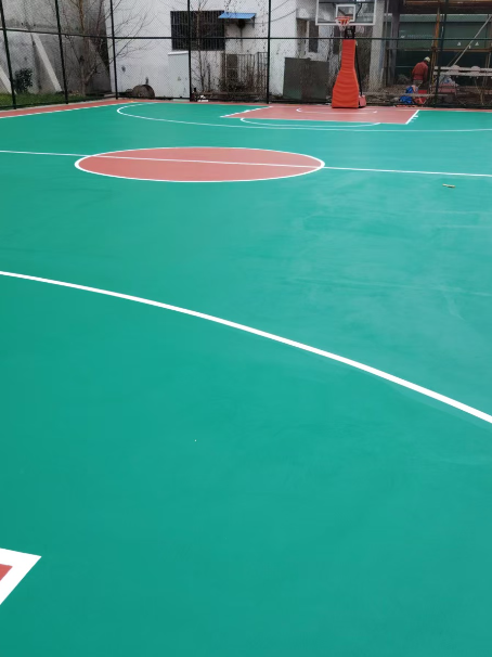 克什克腾 球场长期使用易出现地面开裂